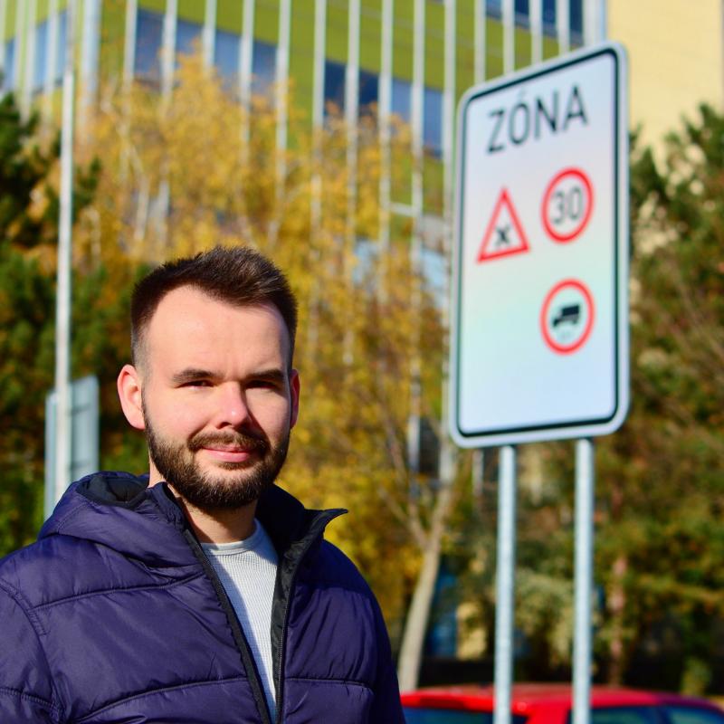 Z Tabuláku a dalších částí na večer zmizí firemní dodávky